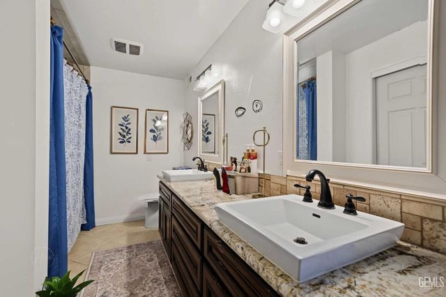 12420 Paddock Place, Bakersfield, CA 93312