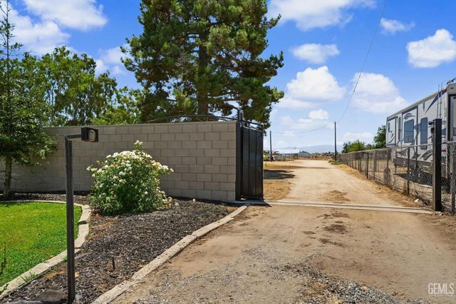 12420 Paddock Place, Bakersfield, CA 93312