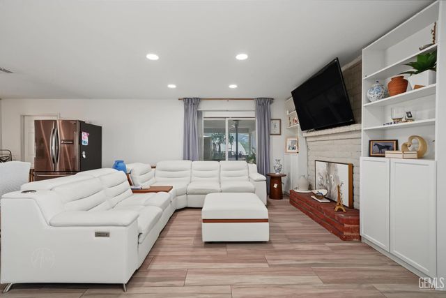12420 Paddock Place, Bakersfield, CA 93312