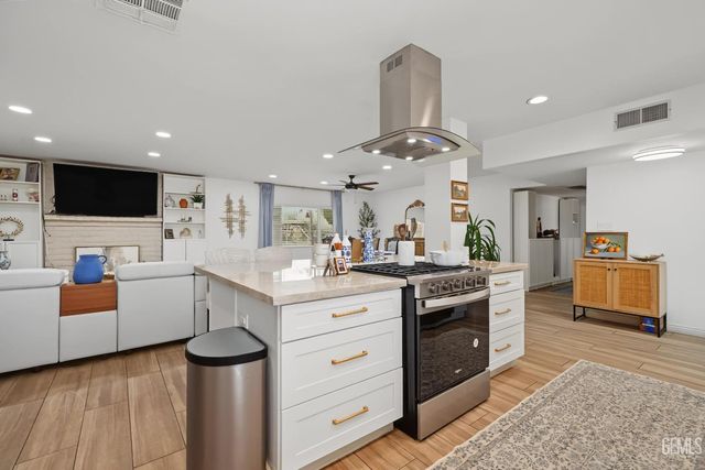 12420 Paddock Place, Bakersfield, CA 93312