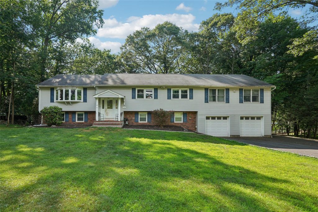 27A Claremont Lane, Suffern, NY 10901