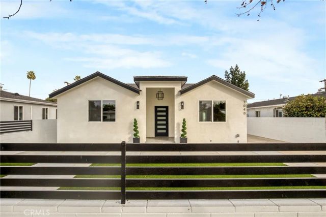 7040 Tyrone Avenue, Van Nuys, CA 91405