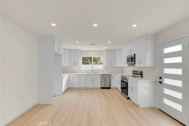 7040 Tyrone Avenue, Van Nuys, CA 91405