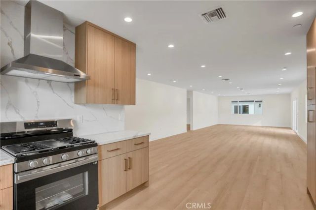 7040 Tyrone Avenue, Van Nuys, CA 91405