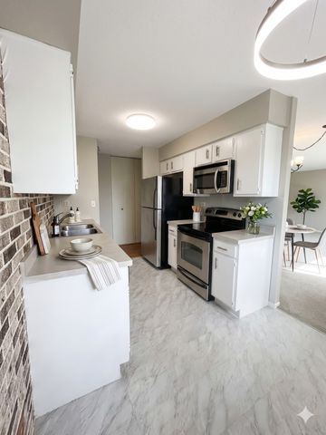 111 S Baybrook Drive 404, Palatine, IL 60074