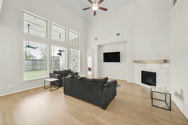 18327 Starlight Valley Trail, Cypress, TX 77433