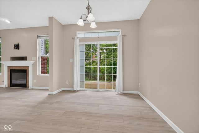 4132 Much Marcle Drive, Zionsville, IN 46077