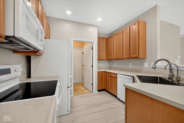 4132 Much Marcle Drive, Zionsville, IN 46077