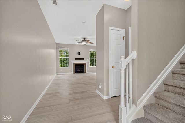 4132 Much Marcle Drive, Zionsville, IN 46077
