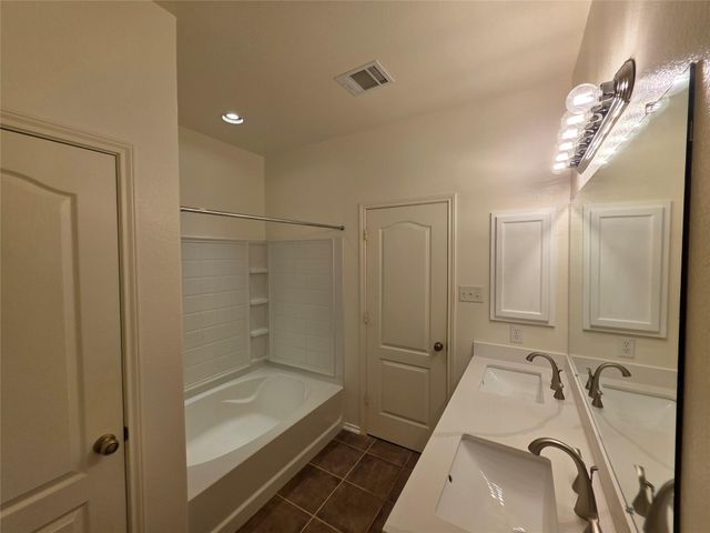824 Mahomet DR, Pflugerville, TX 78660