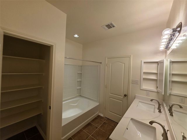 824 Mahomet DR, Pflugerville, TX 78660