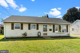 408 WINDSOR DR, Bellmawr, NJ 08031