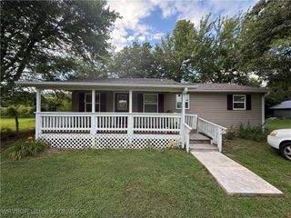 702 Cemetery Road, Dyer, AR 72921