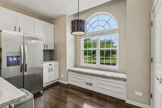 1 Waterfront Court, Algonquin, IL 60102