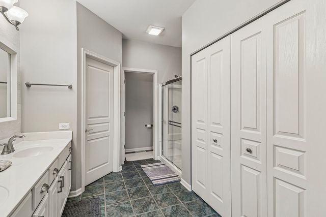 1 Waterfront Court, Algonquin, IL 60102