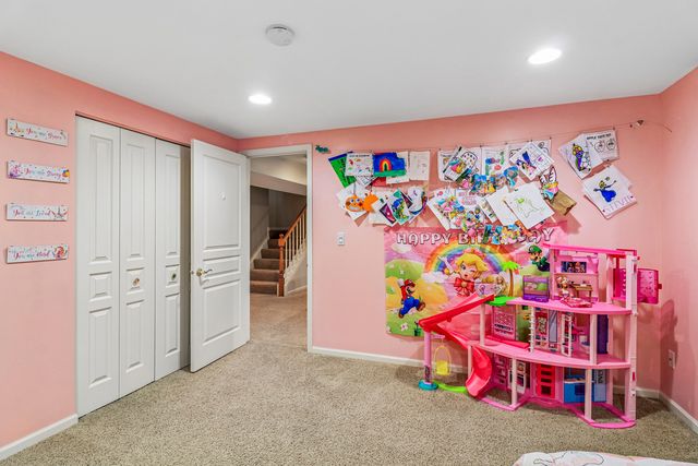 1 Waterfront Court, Algonquin, IL 60102