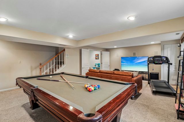 1 Waterfront Court, Algonquin, IL 60102