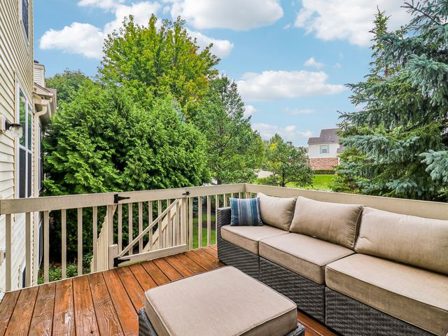 1 Waterfront Court, Algonquin, IL 60102