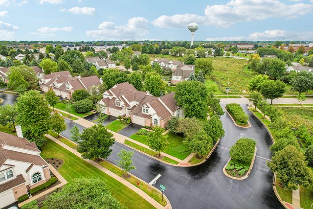 1 Waterfront Court, Algonquin, IL 60102