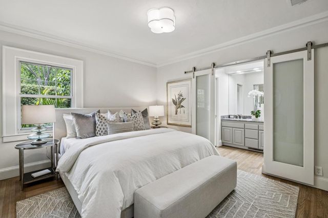 690 Lincoln Avenue, Palo Alto, CA 94301
