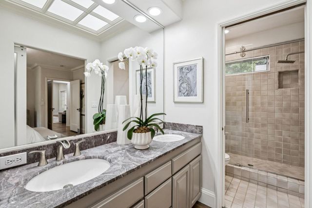 690 Lincoln Avenue, Palo Alto, CA 94301