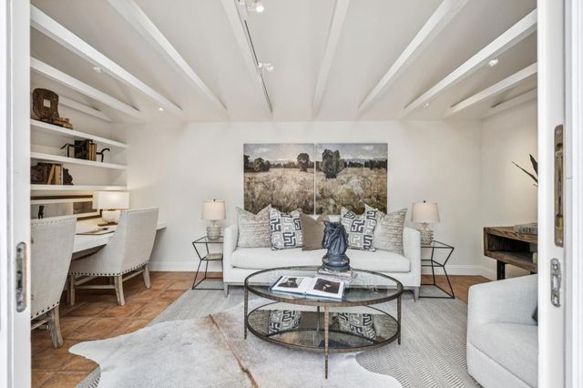 690 Lincoln Avenue, Palo Alto, CA 94301