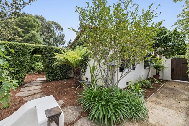 690 Lincoln Avenue, Palo Alto, CA 94301