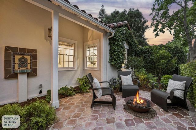 690 Lincoln Avenue, Palo Alto, CA 94301
