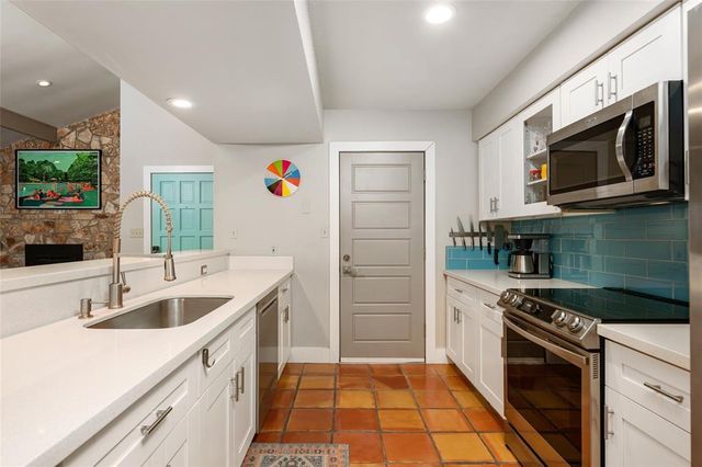 2210 Red Fox RD, Austin, TX 78734