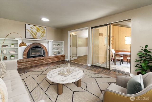 14823 SE 172nd Place, Renton, WA 98058