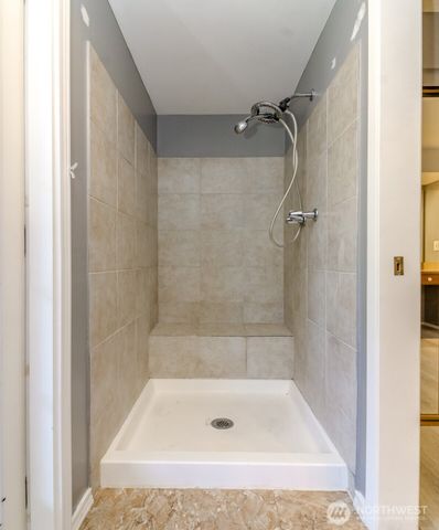 14823 SE 172nd Place, Renton, WA 98058