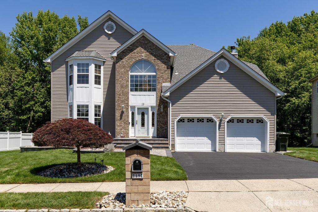 19 trish Court, Old Bridge, NJ 07747