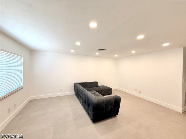 773 105th AVE N, Naples, FL 34108