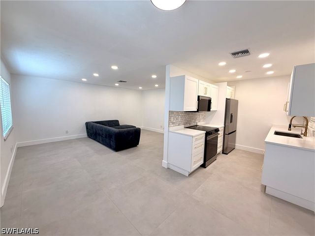 773 105th AVE N, Naples, FL 34108