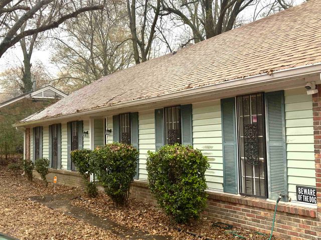 895 BROWNLEE RD, Memphis, TN 38116