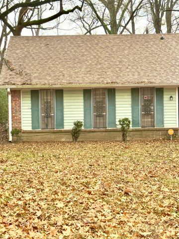 895 BROWNLEE RD, Memphis, TN 38116