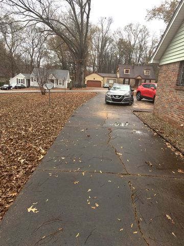 895 BROWNLEE RD, Memphis, TN 38116