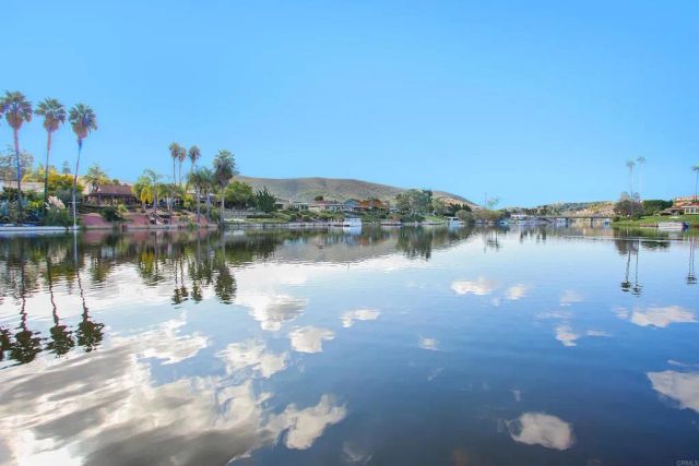 1554 Via Brisa Del Lago, San Marcos, CA 92078
