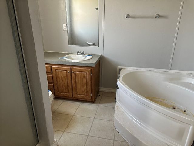 16490 Sunridge Drive, Yukon, OK 73099