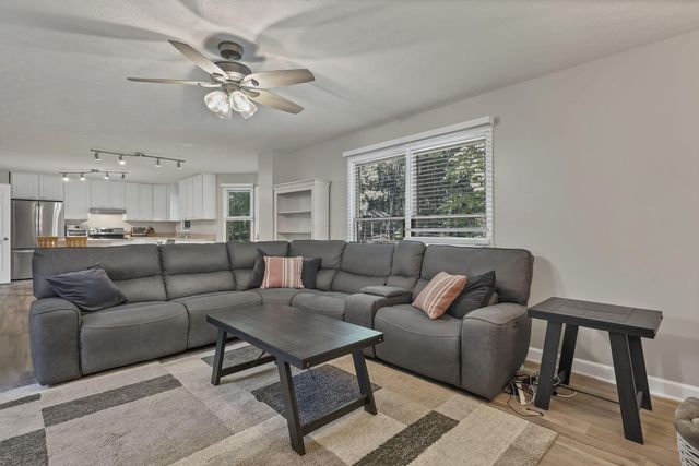 6690 Watkins Road SW, Pataskala, OH 43062