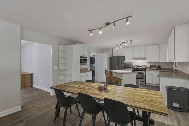 6690 Watkins Road SW, Pataskala, OH 43062