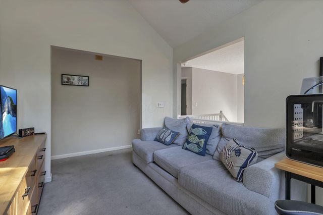 6690 Watkins Road SW, Pataskala, OH 43062