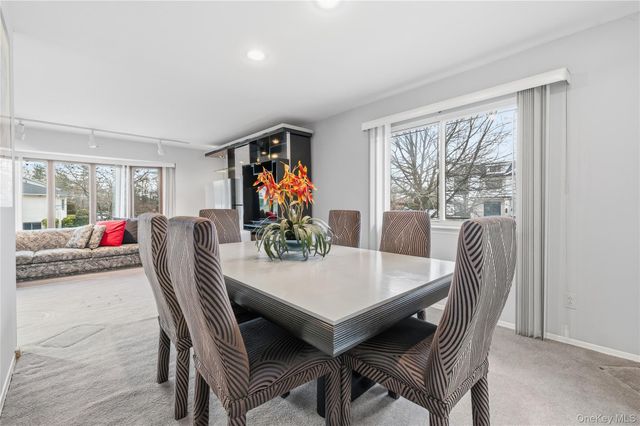 20 Steuben Drive, Oyster Bay, NY 11753