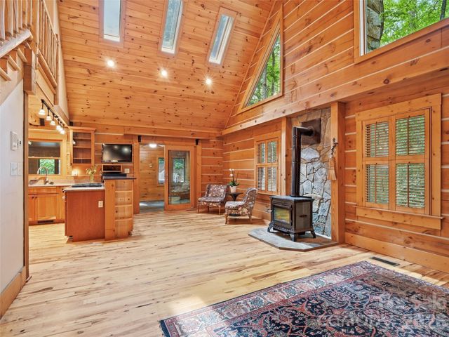 6 Laurel Branch Drive, Black Mountain, NC 28711