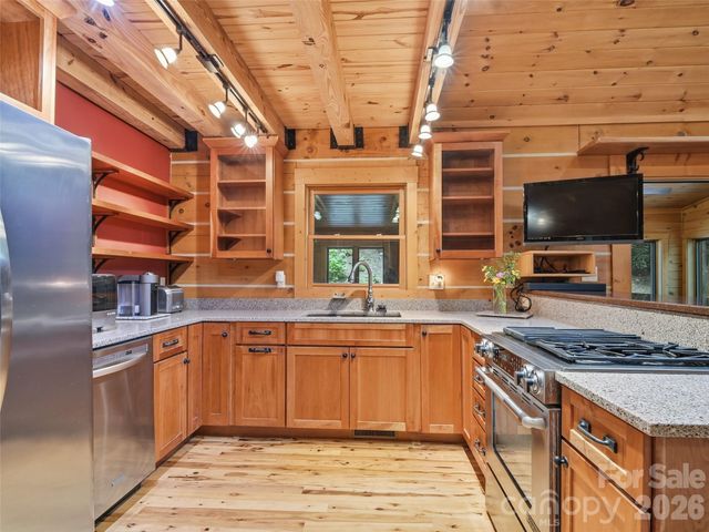 6 Laurel Branch Drive, Black Mountain, NC 28711
