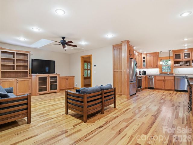 6 Laurel Branch Drive, Black Mountain, NC 28711