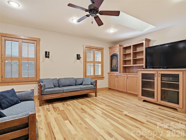 6 Laurel Branch Drive, Black Mountain, NC 28711