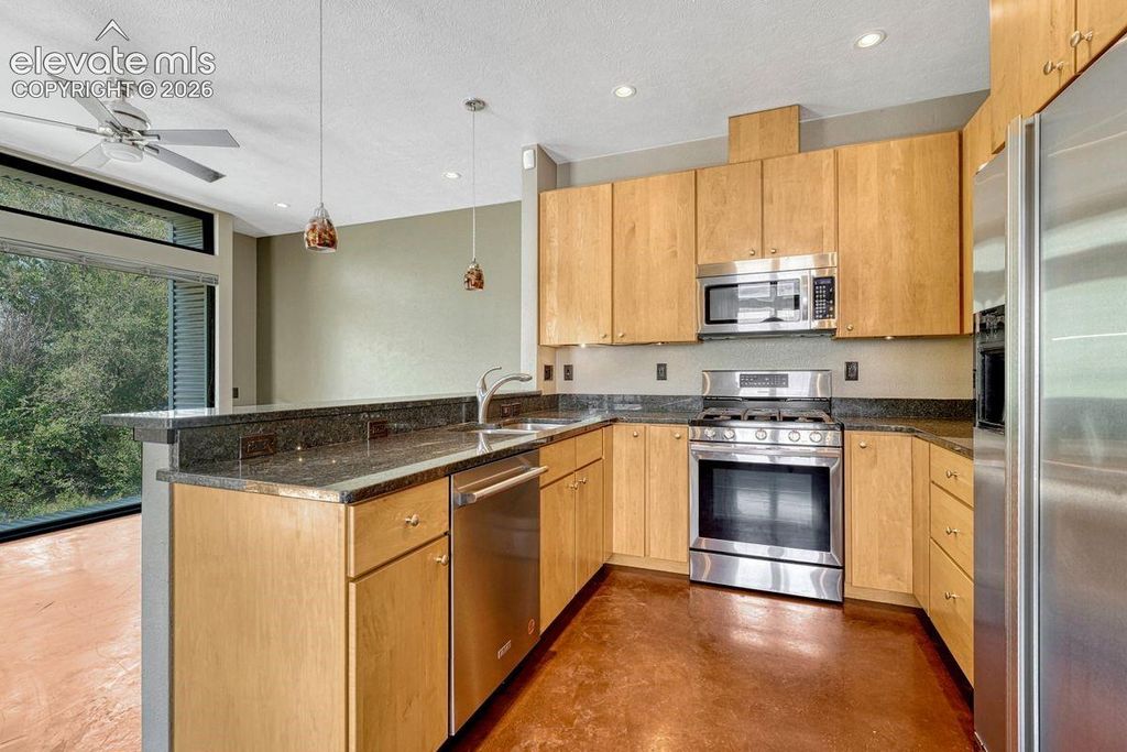 823 E Cucharras Street, Colorado Springs, CO 80903 — photo 5