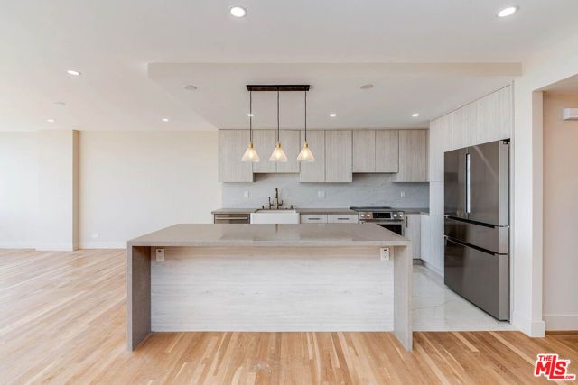 2222 Avenue Of The Stars 1701, Los Angeles, CA 90067