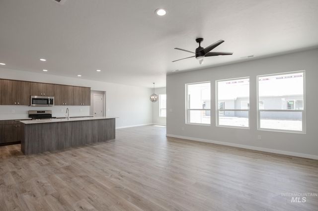 17393 N Aspen Springs Way, Nampa, ID 83687